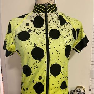 Women’s cycling jersey. Be seen on the road. Manufactured by Shebeest